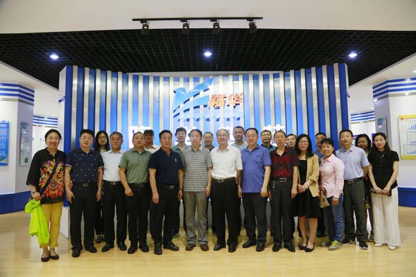 产研学互换：中科院院士、中国海洋大学教授冯士筰一行到jiuyou.com参观调查