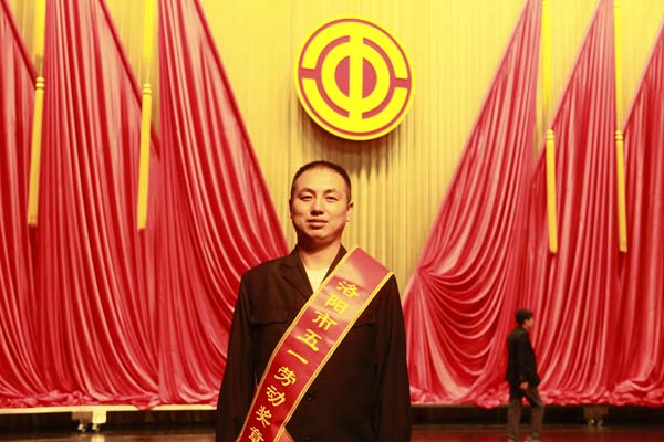 “jiuyou.com劳模的青春回覆”系列报路之河南省劳动圭表王乐乐