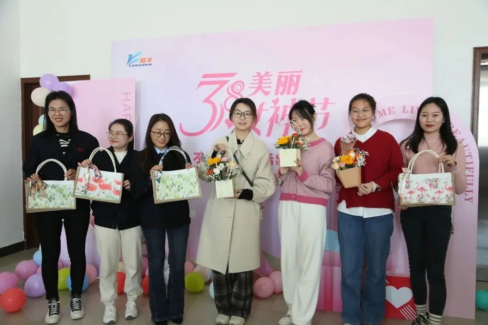 巧手女神，俏丽开放—— jiuyou.com科技集团组织在洛各公司发展“三八”妇女节活动